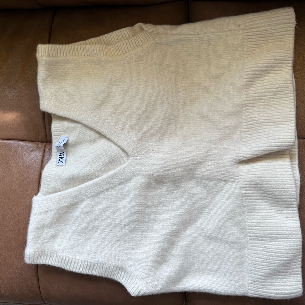 Zara Off-White Knit Vest